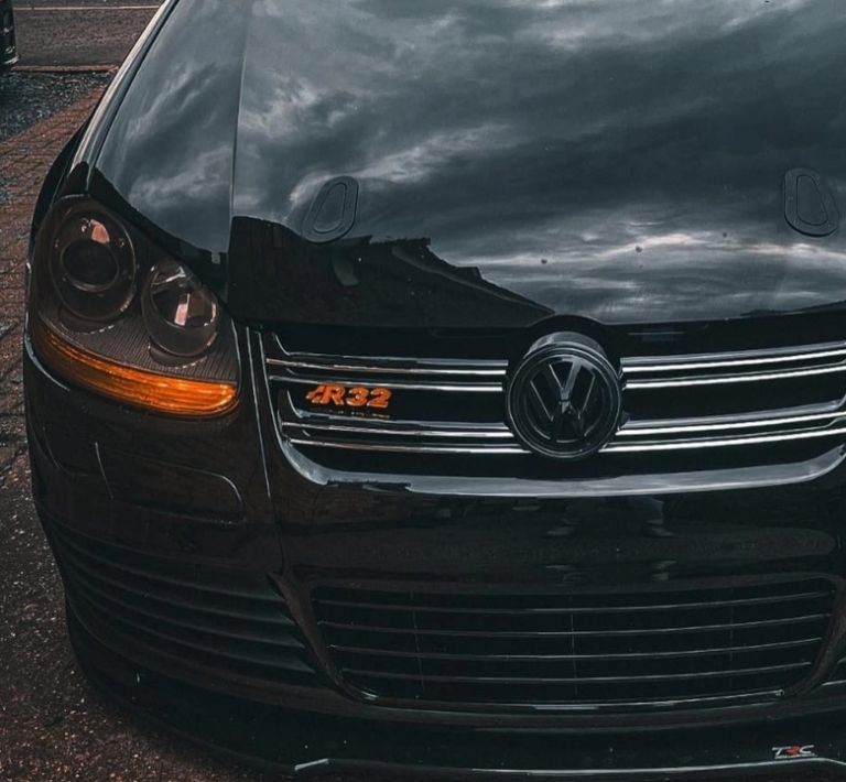 Volkswagen R32 Badges