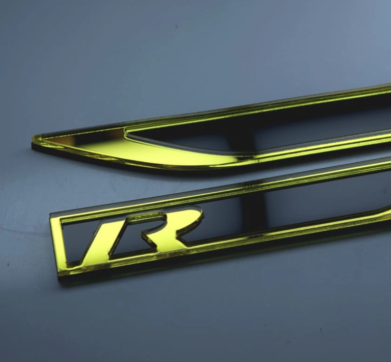 Golf R MK7 / 7.5 Fender Emblems